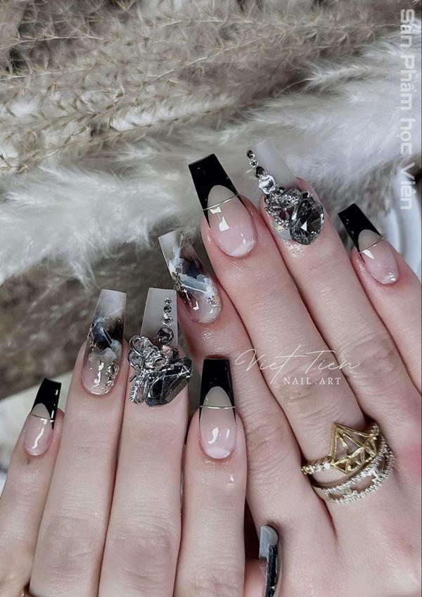 Nail tay đính đá sang trọng