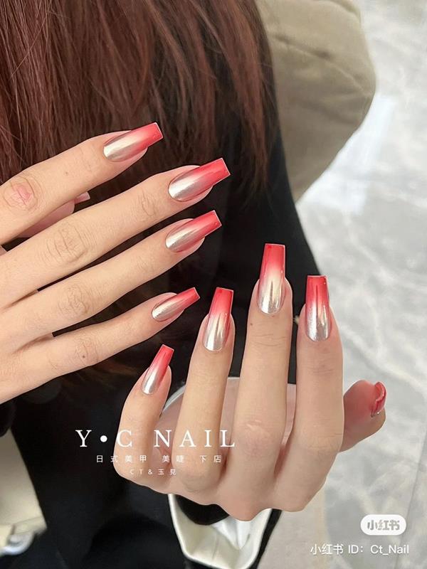 Mẫu nail đơn giản sang trọng màu hồng tráng gương