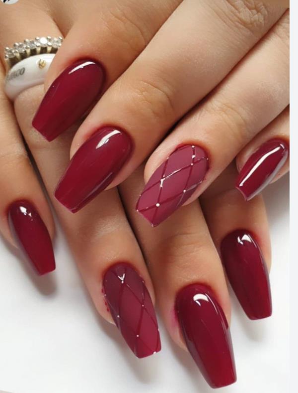 Mẫu nail đơn giản sang trọng cho da ngăm
