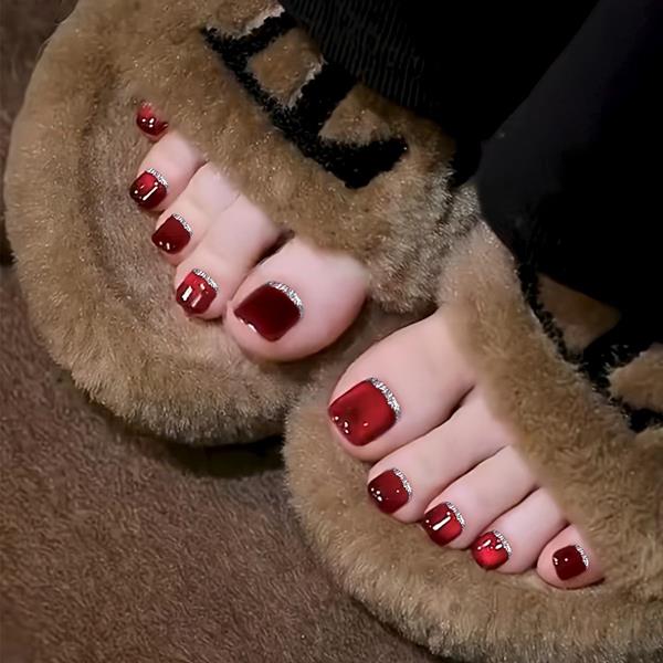 Ảnh móng chân đẹp 2023 màu đỏ mẫu 5