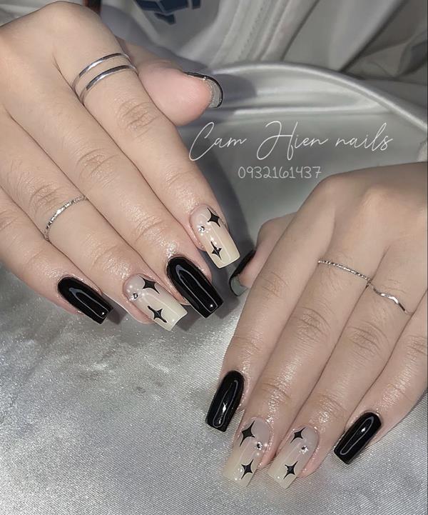 Nail tay đen trắng đẹp
