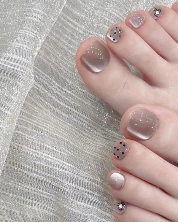 Hình nail chân màu nâu thạch đẹp