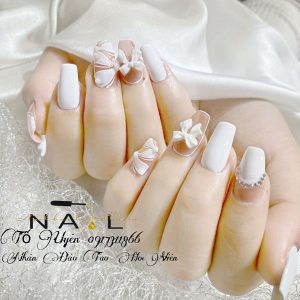 Mẫu móng tay cô dâu 2021 dễ thương