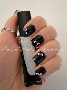 Nail cute đơn giản màu đen con mắt nhí nhảnh