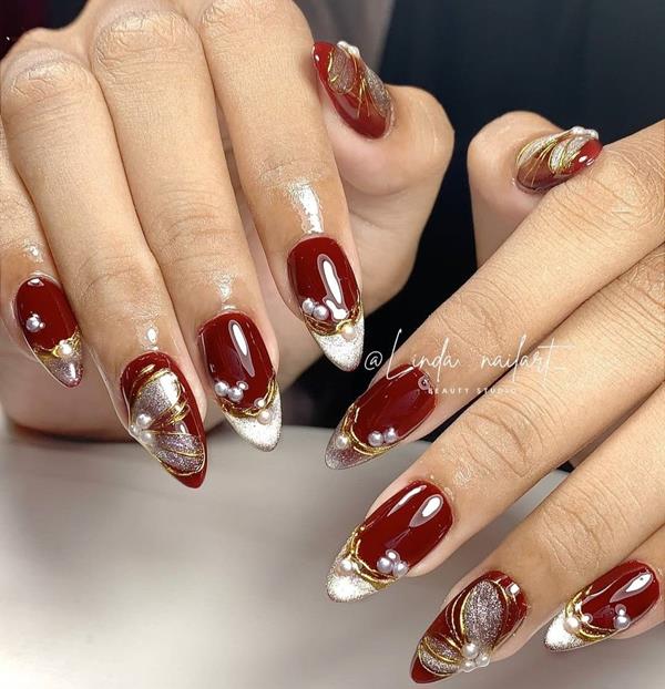 Mẫu móng tay đỏ mận sang chảnh