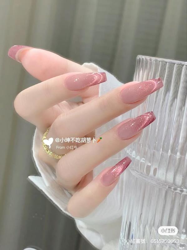 Mẫu nail mắt mèo hồng móng vuông