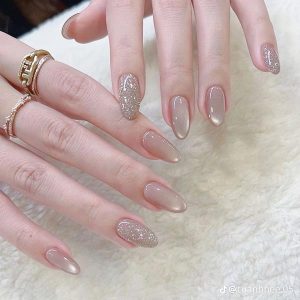 nail nhọn ngắn