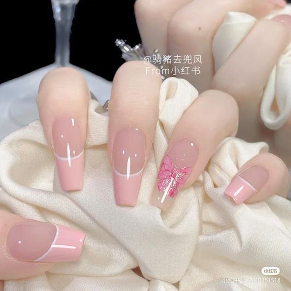 Sơn đầu móng tay màu pastel nữ tính