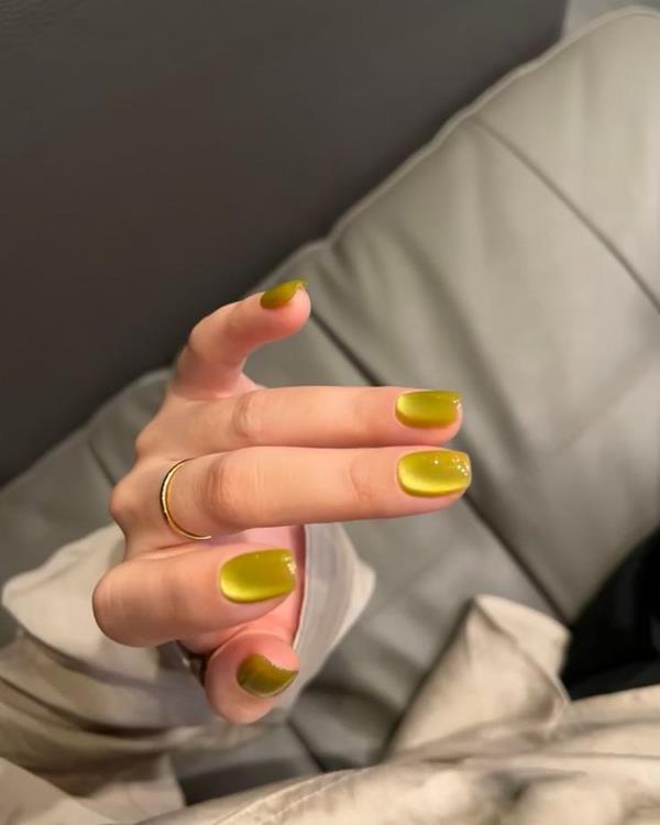 Ảnh móng tay đẹp mắt mèo màu hồng