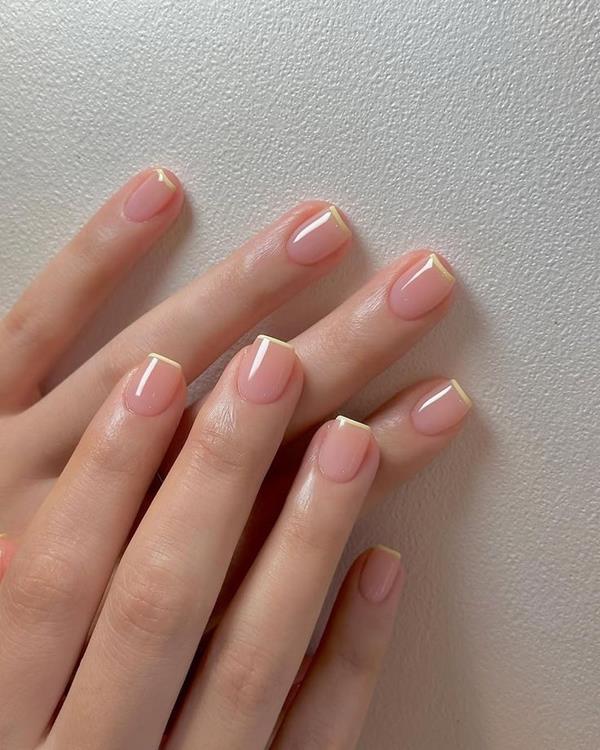 Nail tay nhẹ nhàng màu hồng xinh